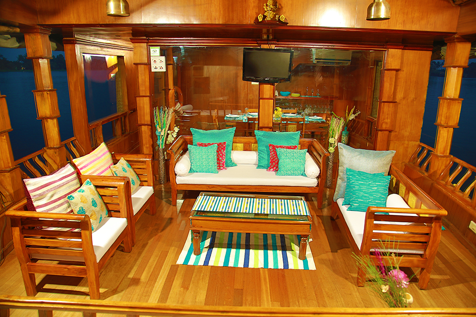 Luxury Houseboat